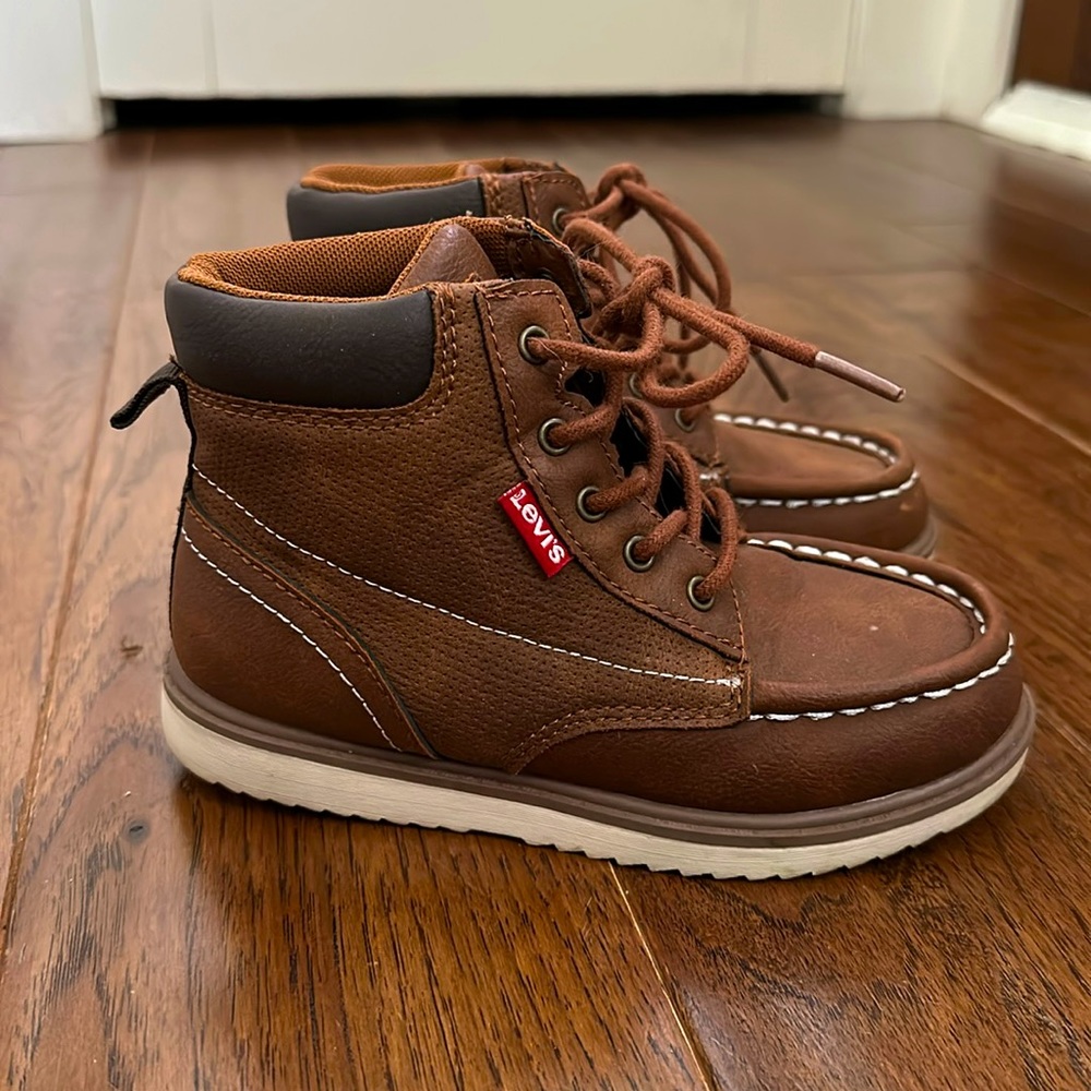 Boys Levi boots